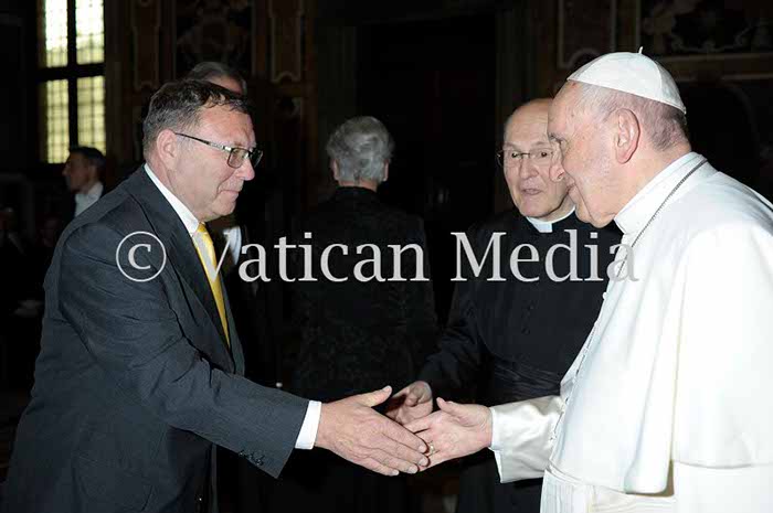 %_tempFileName00915_16022018%