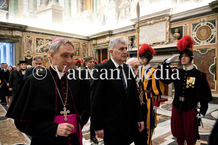 %_tempFileName01677_24022018%