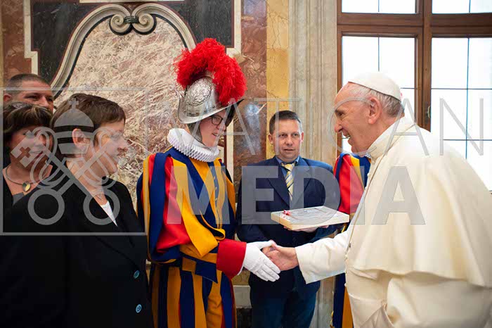 %_tempFileName00633_06052018%