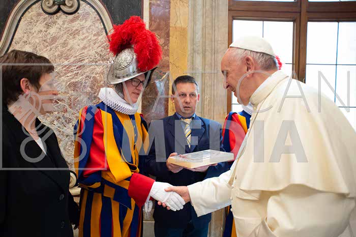 %_tempFileName00637_06052018%