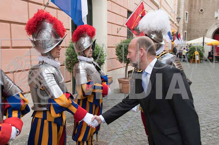 %_tempFileName05325_06052018%