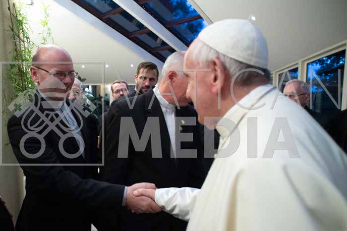 %_tempFileName06383_23092018%