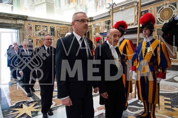 %_tempFileName00119_15102018%