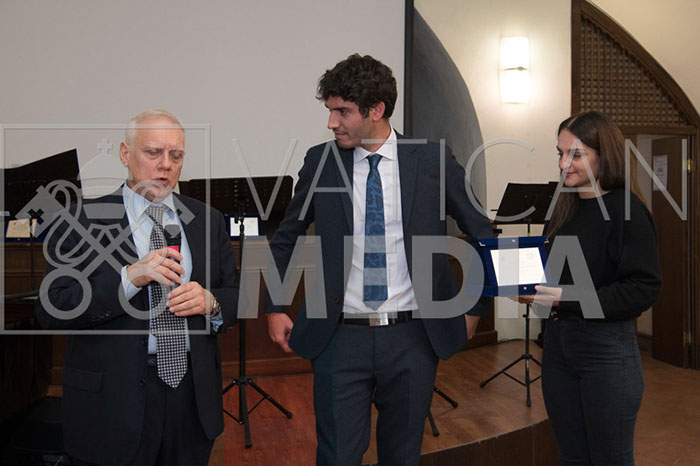 %_tempFileName04035_10112018%