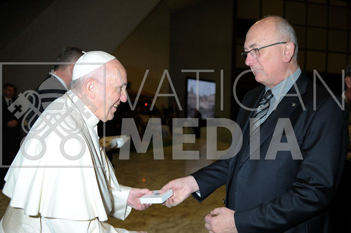 %_tempFileName425633_12122018%