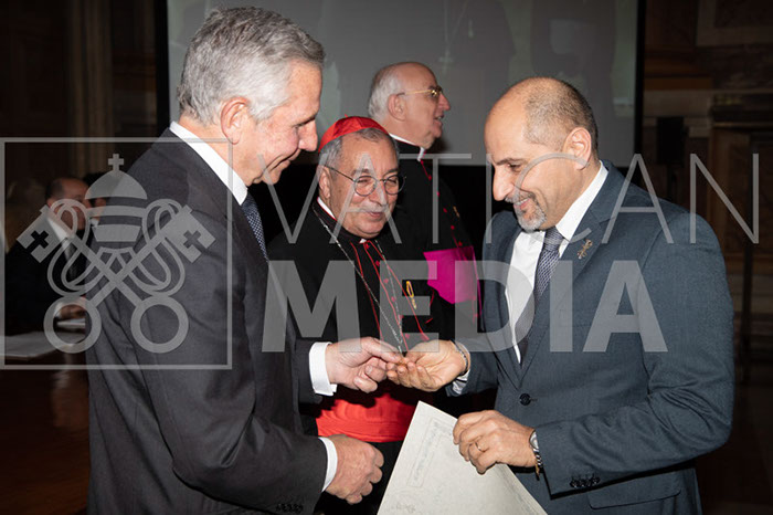 %_tempFileName00498_22022019%