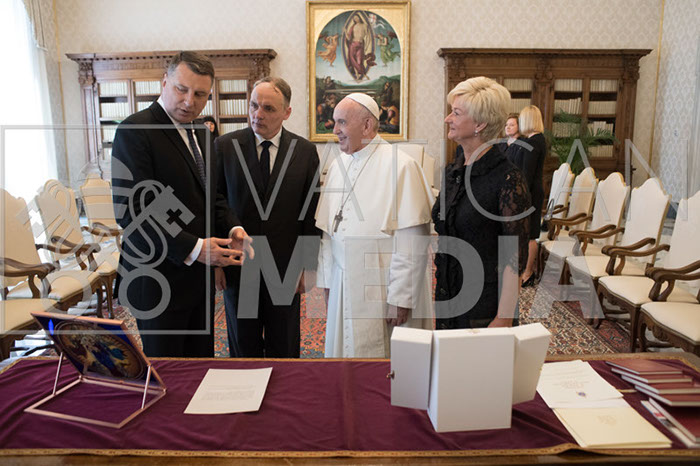 %_tempFileName00158_25042019%