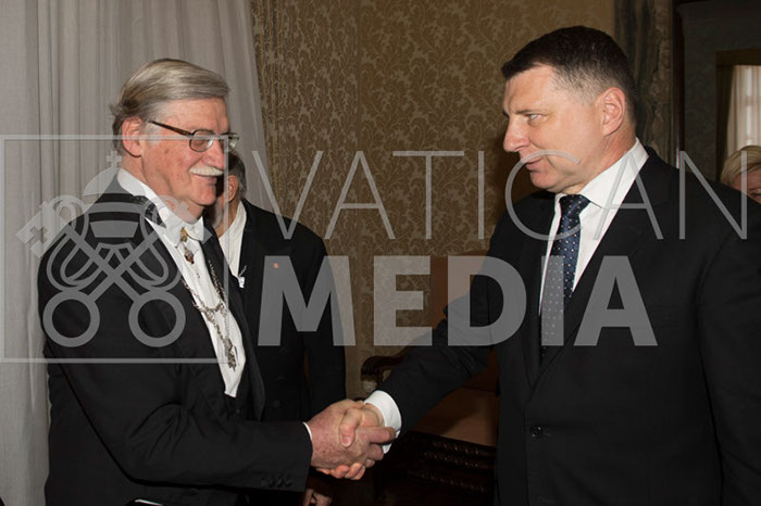 %_tempFileName00299_25042019%