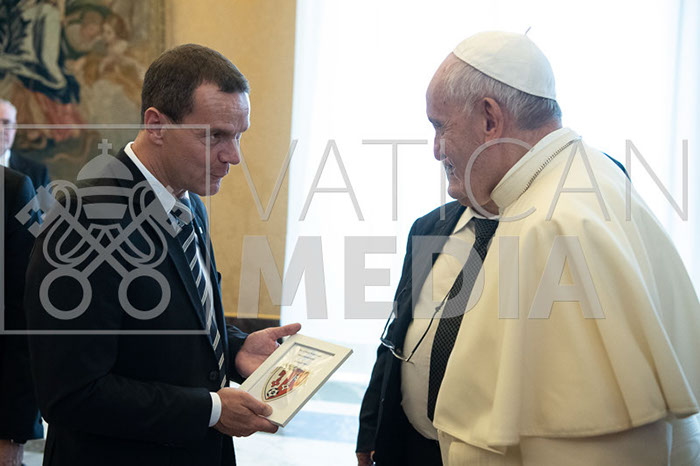 %_tempFileName00169_28092019%