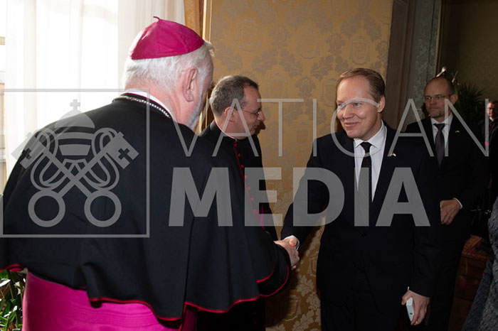 %_tempFileName01076_28112019%