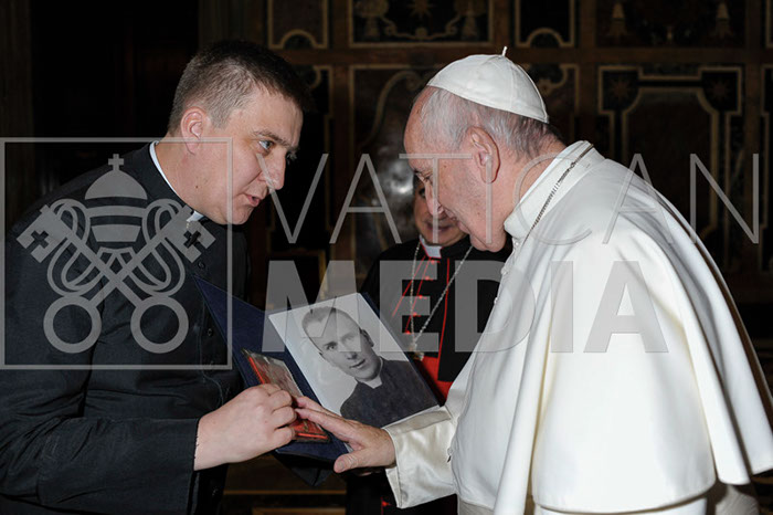 %_tempFileName01577_12122019%